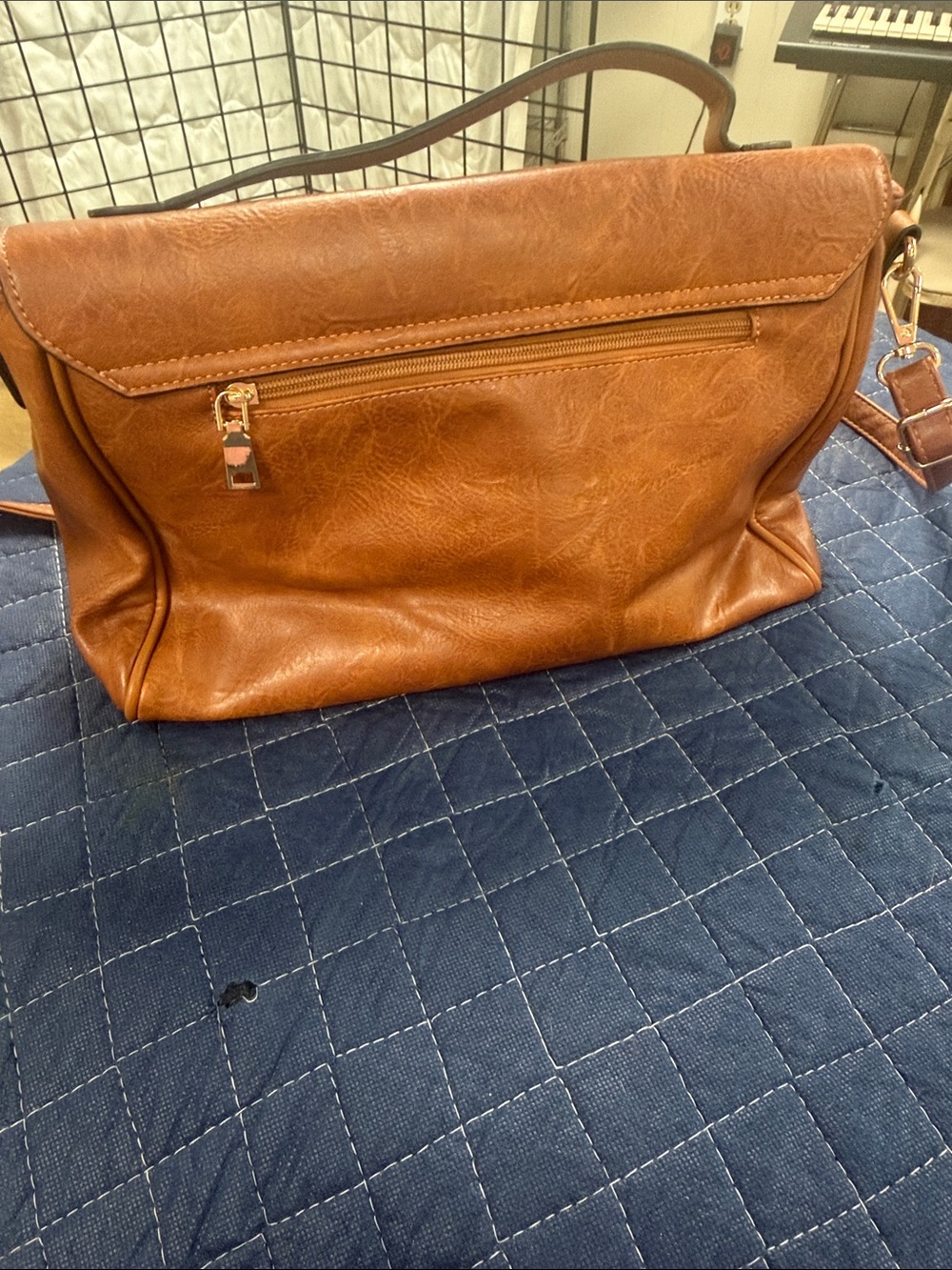 Vintage Messenger Bag Brown Faux Leather with Buckle Detail Laptop Crossbody - Picture 4 of 7